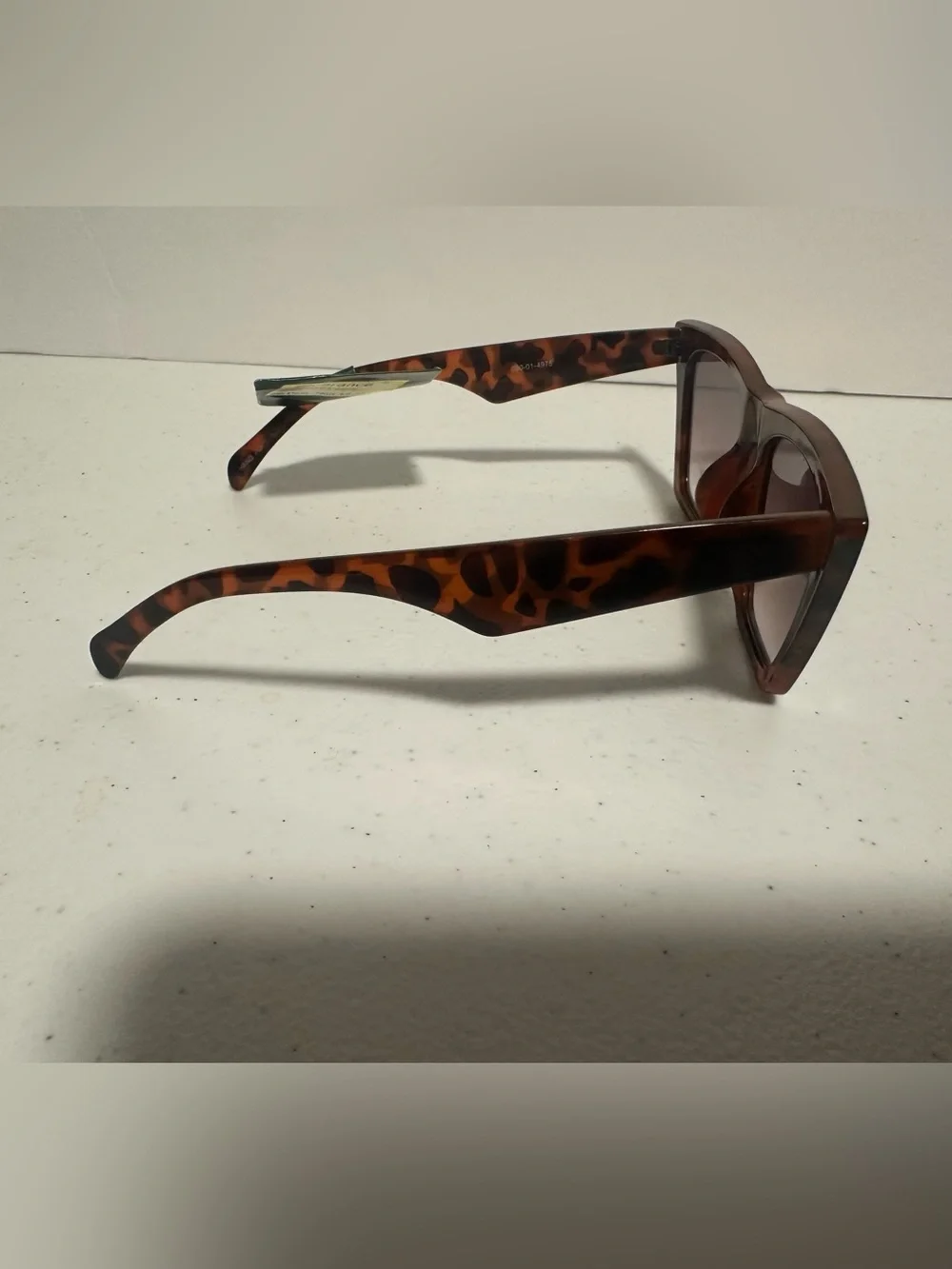 Tortoise Cat-Eye Sunglasses - Brown